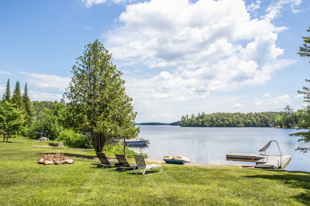 Muskoka Resort Cottage On Lake Of Bays Near Huntsville