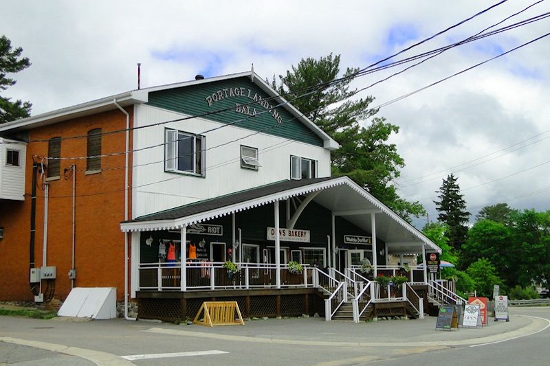 Hesners Lake Cottage Rental Near Bala