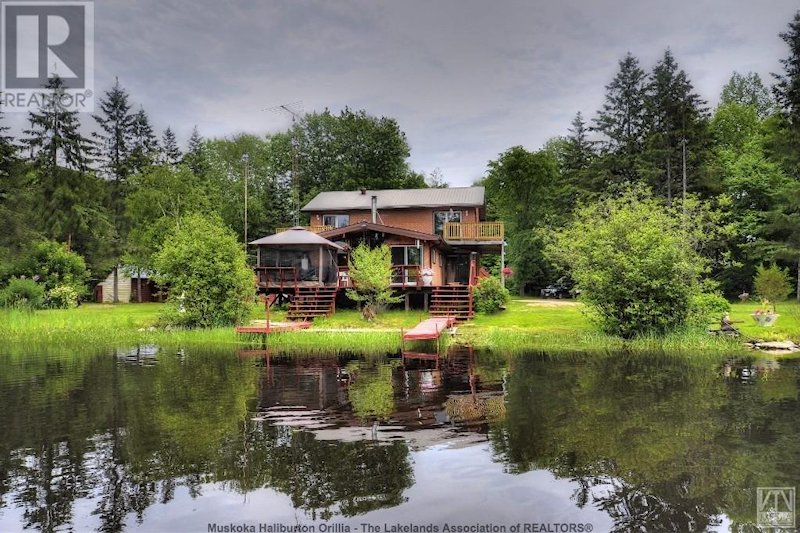 Burk's Falls Area Cottage Rental on River