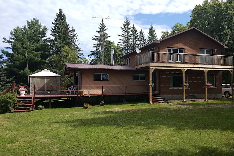 Burk's Falls Area Cottage Rental on River