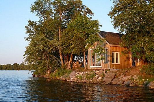 Waterfront Cottage Rental On Dalrymple Lake Great Fishing