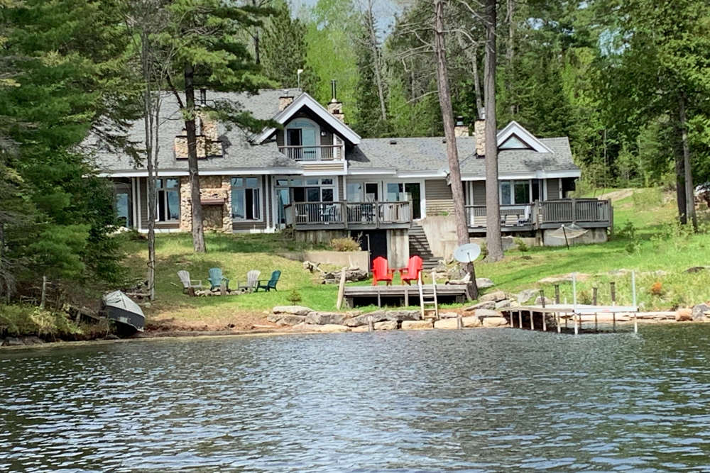 Serenity Cove A 3 Bedroom Cottage On Centennial Lake